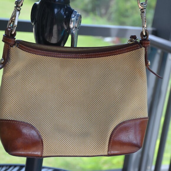 Dooney & Bourke Crossbody Small Lucy Canvas Woven & Leather Shoulder Bag - Picture 9 of 11